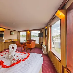 3* Båthotell Fortuna Boat